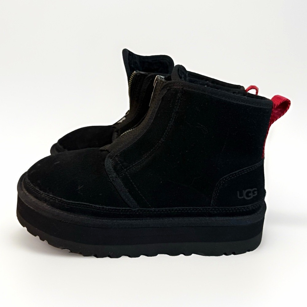 UGG Women's Black Suede Shearling Lined Zip Ankle Bootie Size 8 1122677